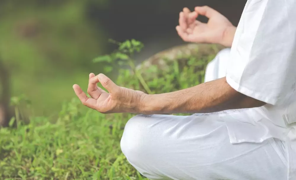 how to do bhramari pranayama