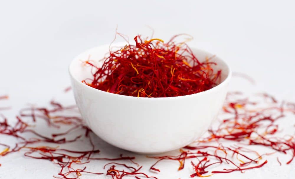 saffron - how to remove tan from face naturally