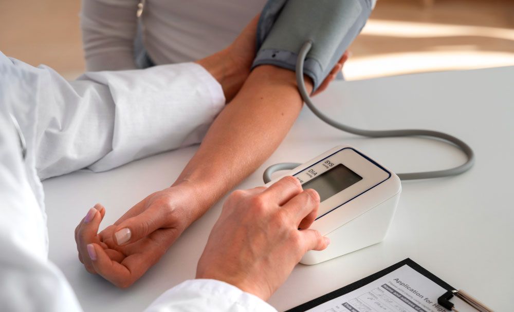 regulates blood pressure - chiku fruit benefits
