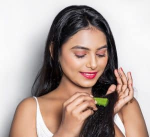 12 Amazing Benefits of Aloe Vera for Hair